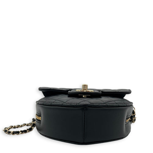 Chanel Heart Medium Black Crossbody Bag in Lambskin, Gold hardware_5