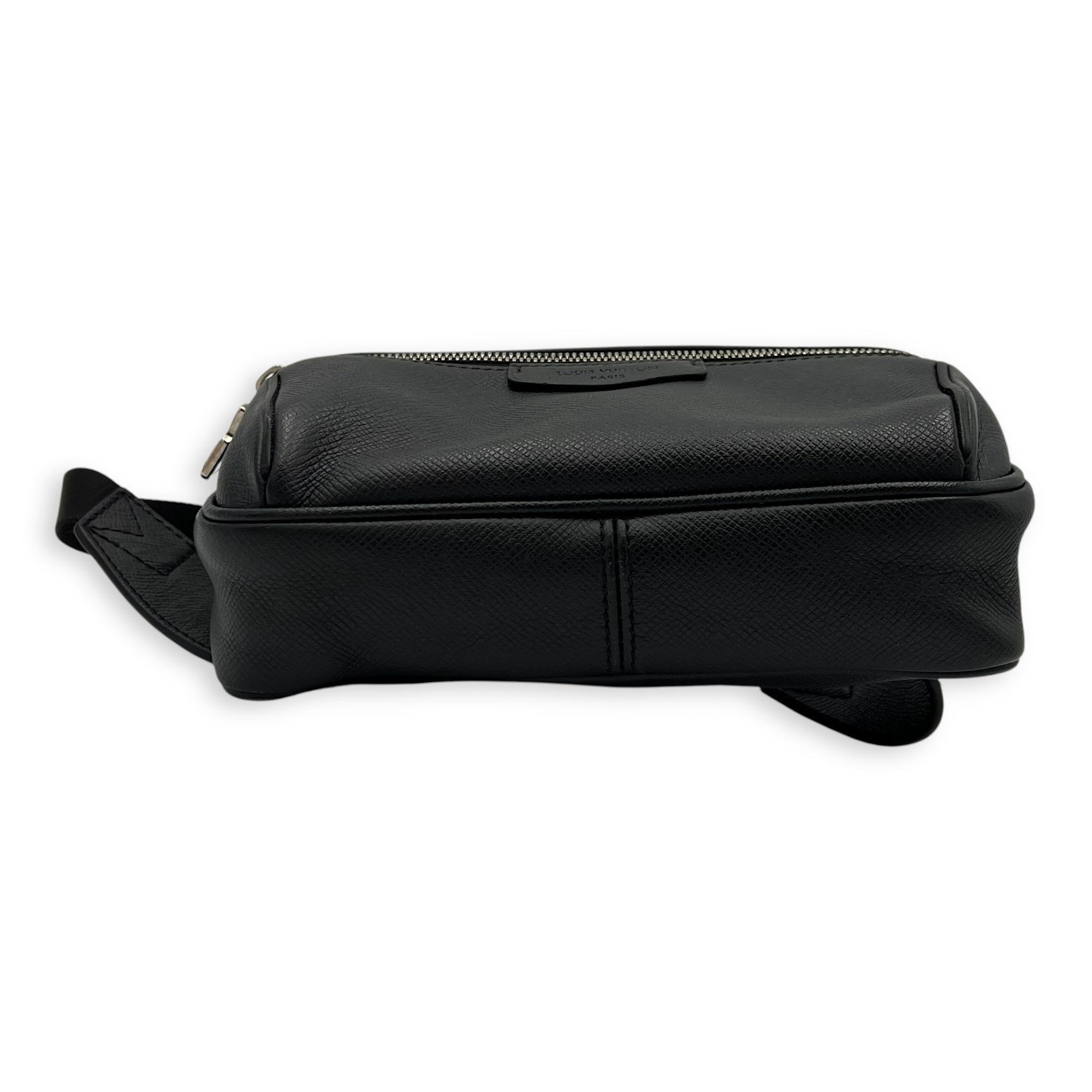 Louis Vuitton Outdoor Black Belt Bag in Taiga Leather, Silver hardware_5