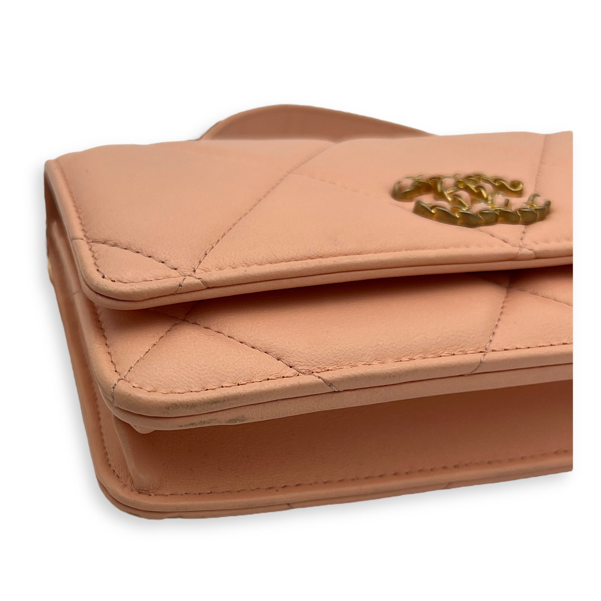 Chanel C19 Wallet On Chain Peach in Lambskin, Mixed hardware_11