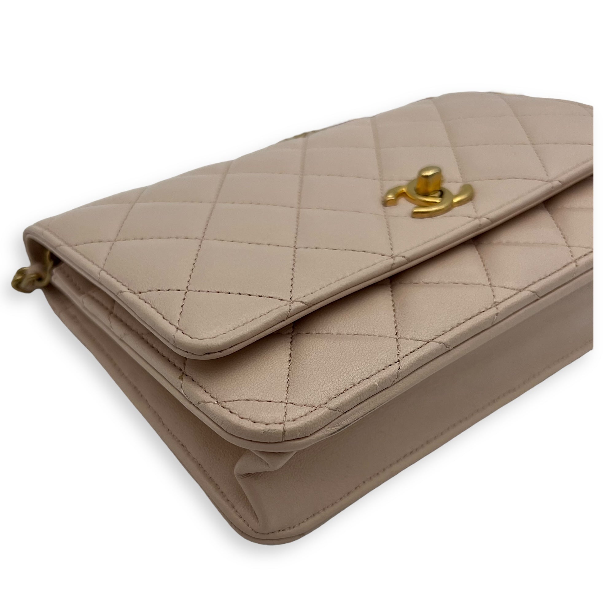 Chanel 22C Pink Wallet On Chain in Lambskin, Gold hardware_8