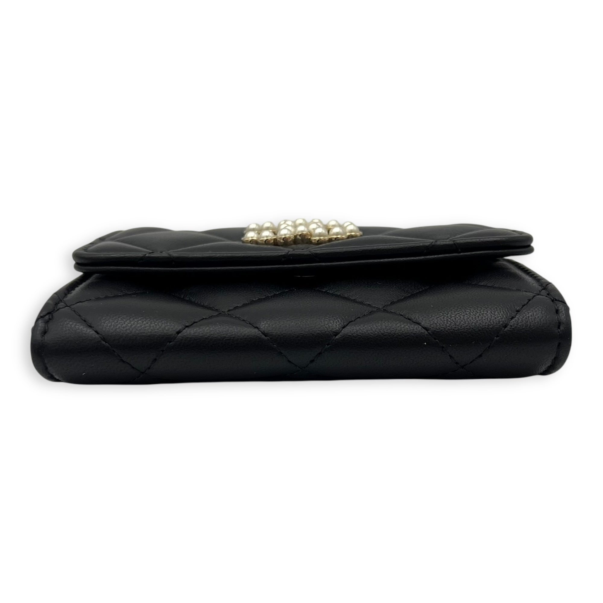 Chanel Pearl wallet Wallet Small Black in Lambskin, Gold hardware_5