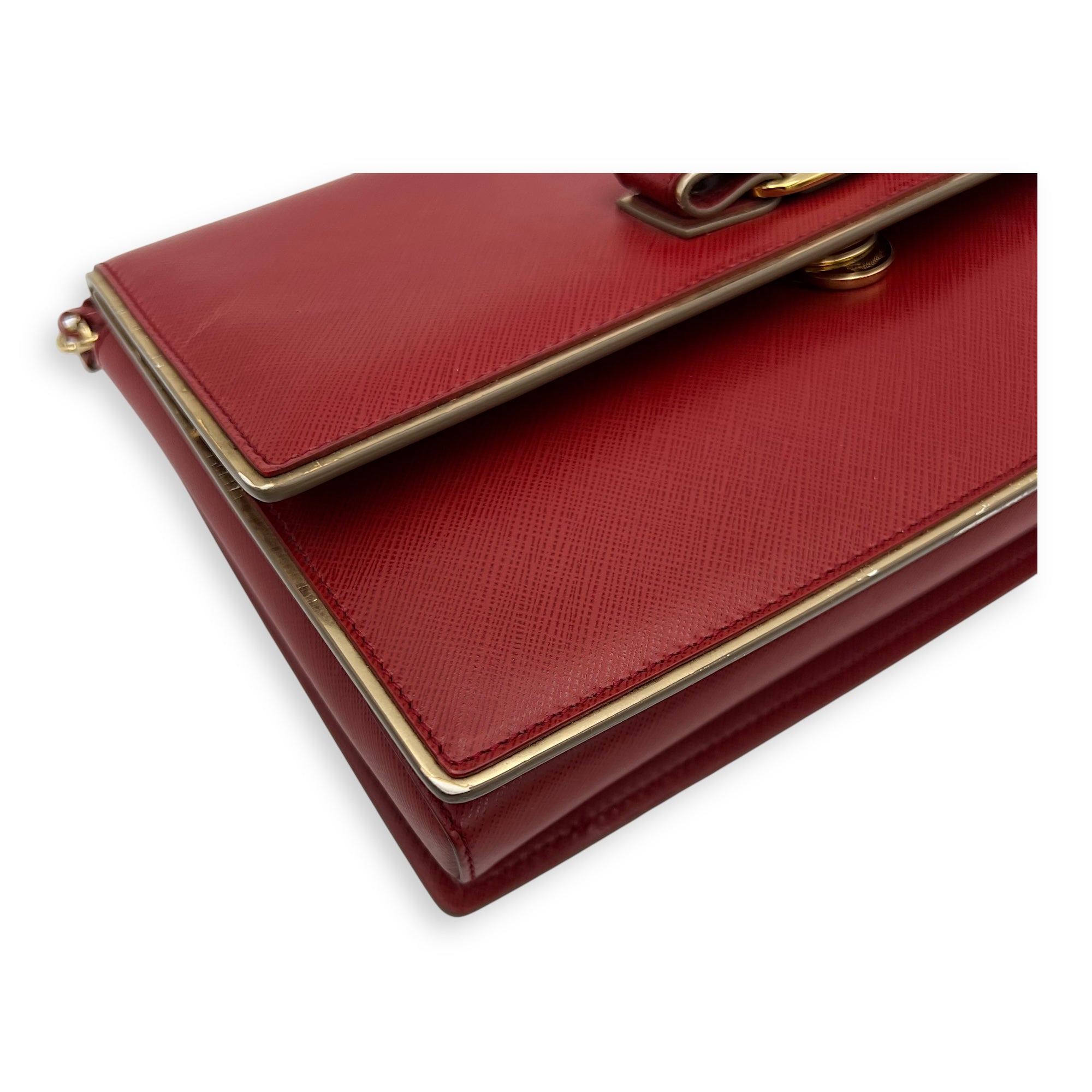 Salvatore Ferragamo Vara Bow Shoulder Bag Red in Calfskin, Gold hardware_11