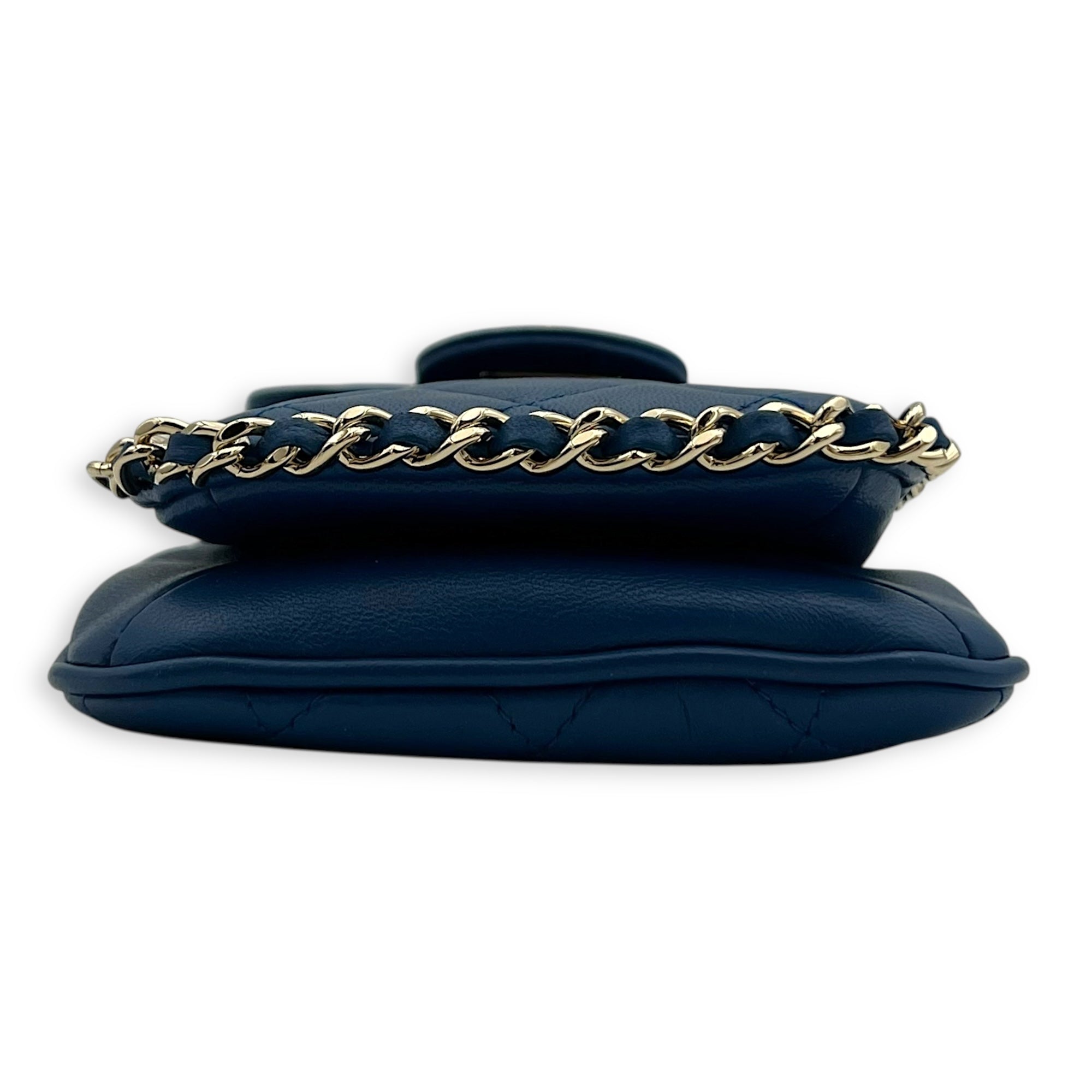 Chanel CC Pouch Blue in Lambskin, Gold hardware_5