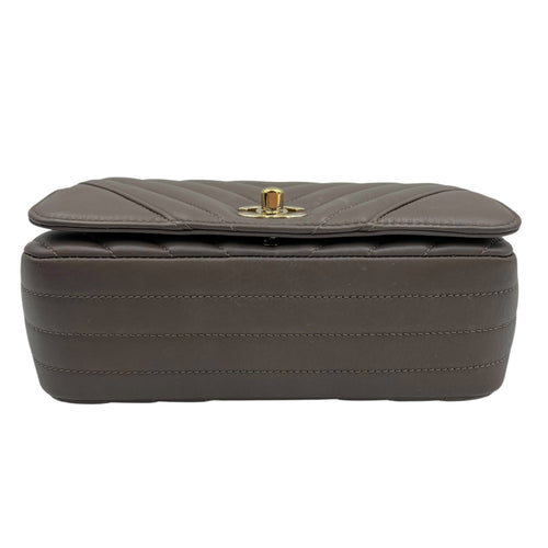 Chanel CC Chevron Brown Shoulder Bag in Calfskin, Gold hardware_5