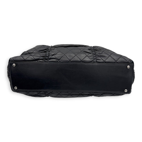 Chanel Gathered Quilted Tote Bag Black in Lambskin, Gunmetal hardware_3