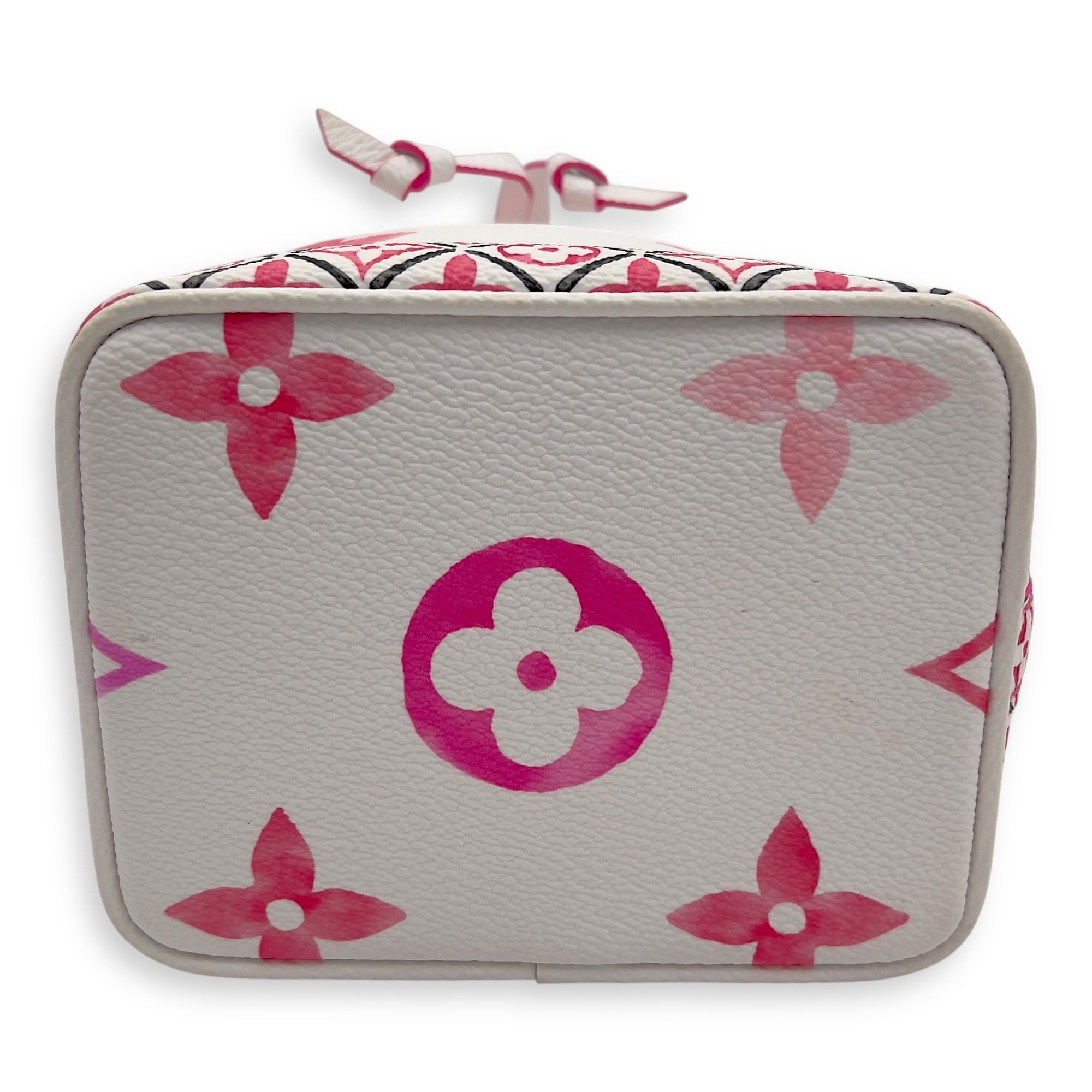 Louis Vuitton By The Pool Noe Nano White Bucket Bag in Coated Canvas, Gold hardware_7