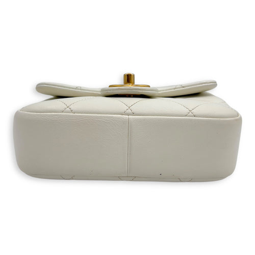 Chanel 20C In The Loop CC Flap White Top Handle Bag in Lambskin, Gold hardware_5