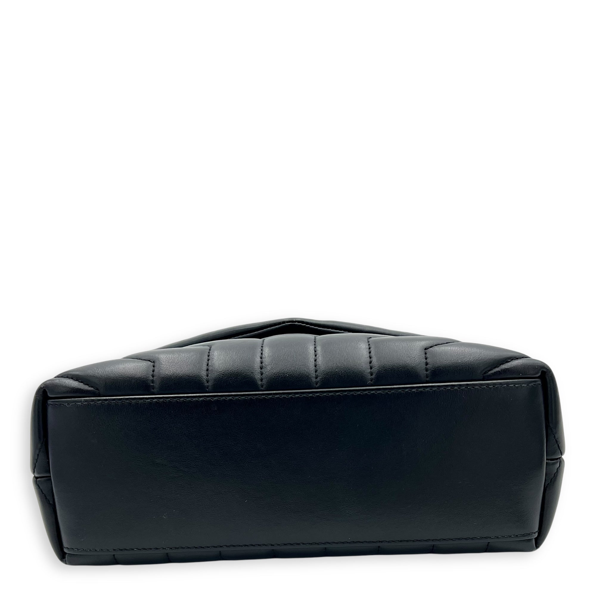 Saint Laurent Loulou Small Black Shoulder Bag in Calfskin, Gold hardware_5