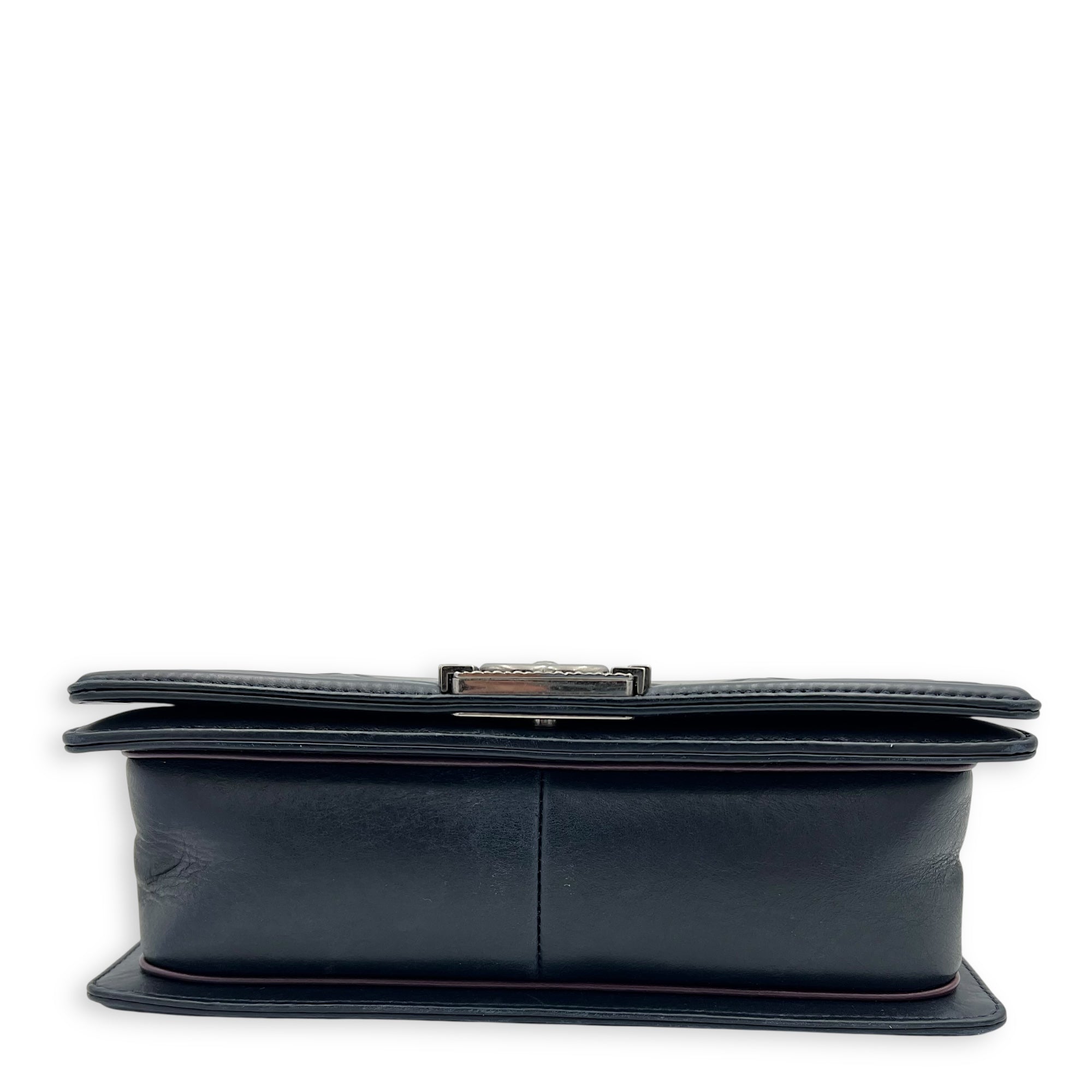 Chanel Boy Medium Blue Shoulder Bag in Lambskin, Ruthenium hardware_5