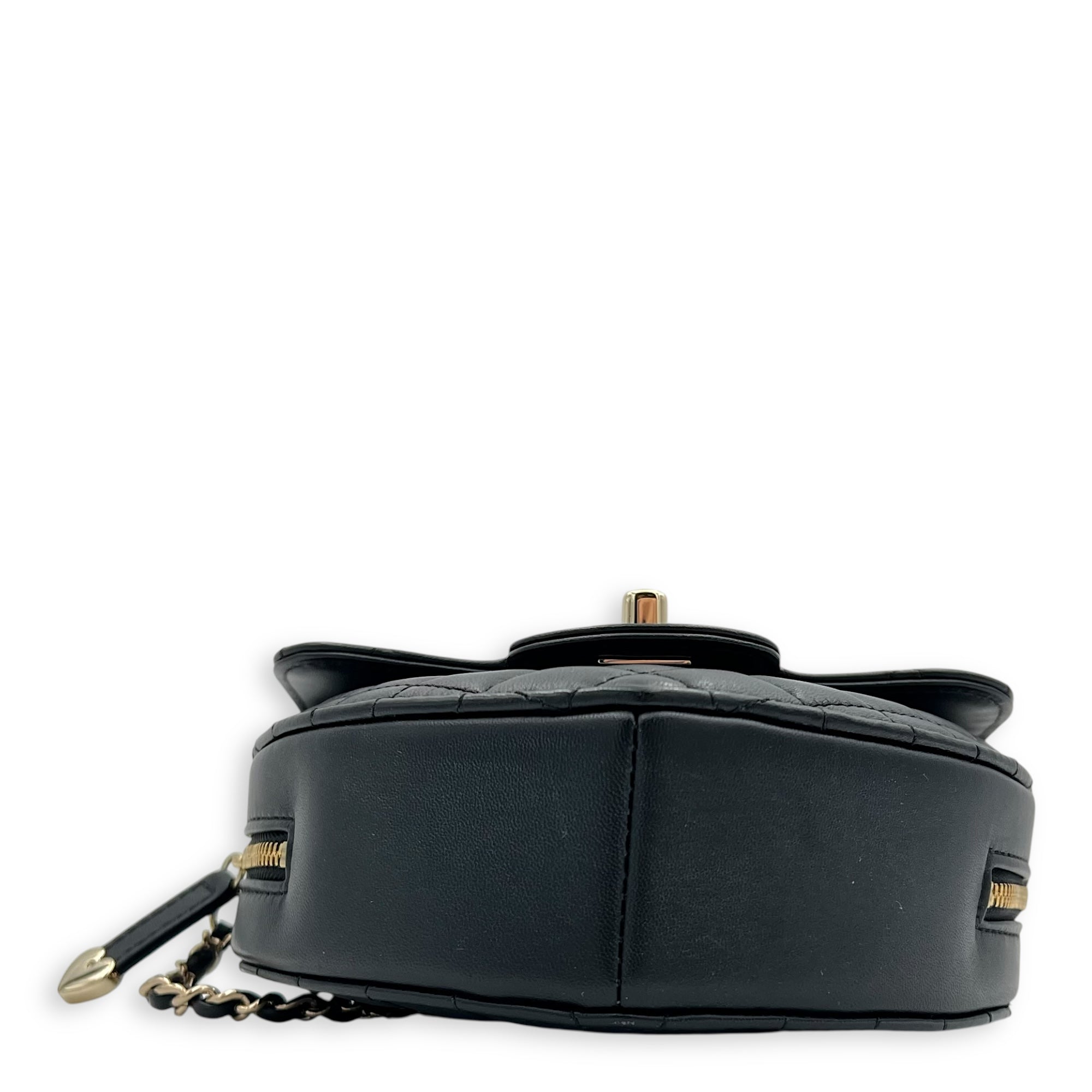 Chanel Heart  Crossbody Bag Black in Lambskin, Gold hardware_5