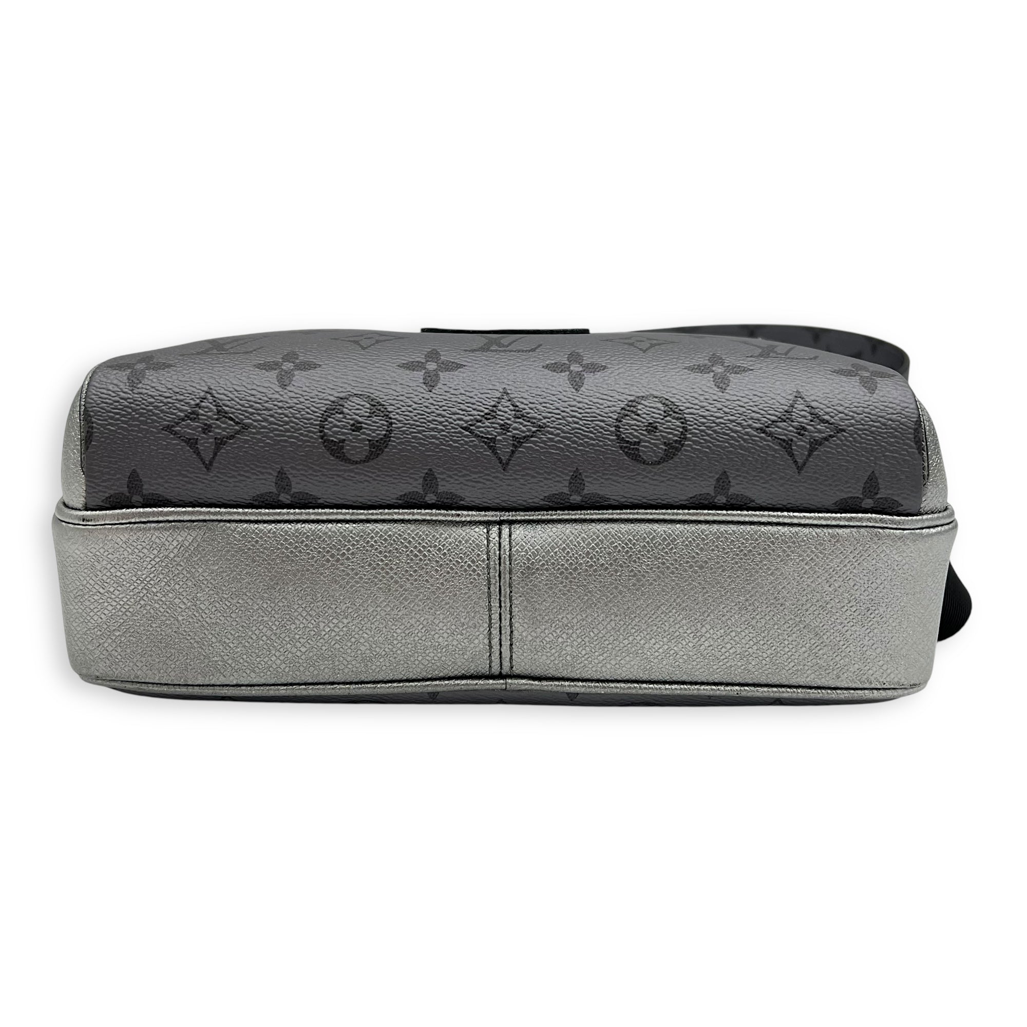 Louis Vuitton Logo Silver Messenger in Monogram Coated Canvas, Silver hardware_2