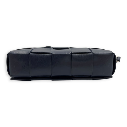 Bottega Veneta Cassette Blue Crossbody Bag in Calfskin, Silver hardware_3
