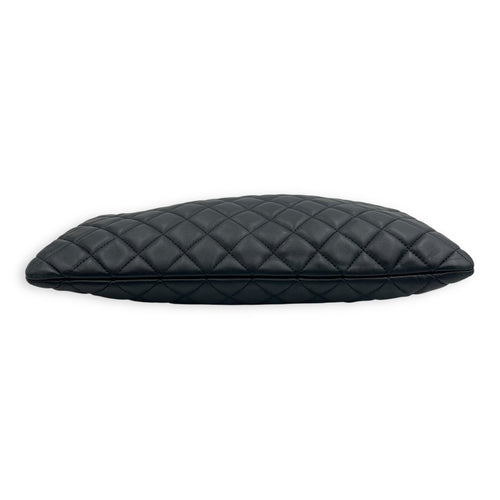 Chanel Classic Pouch Black in Lambskin, Gold hardware_5