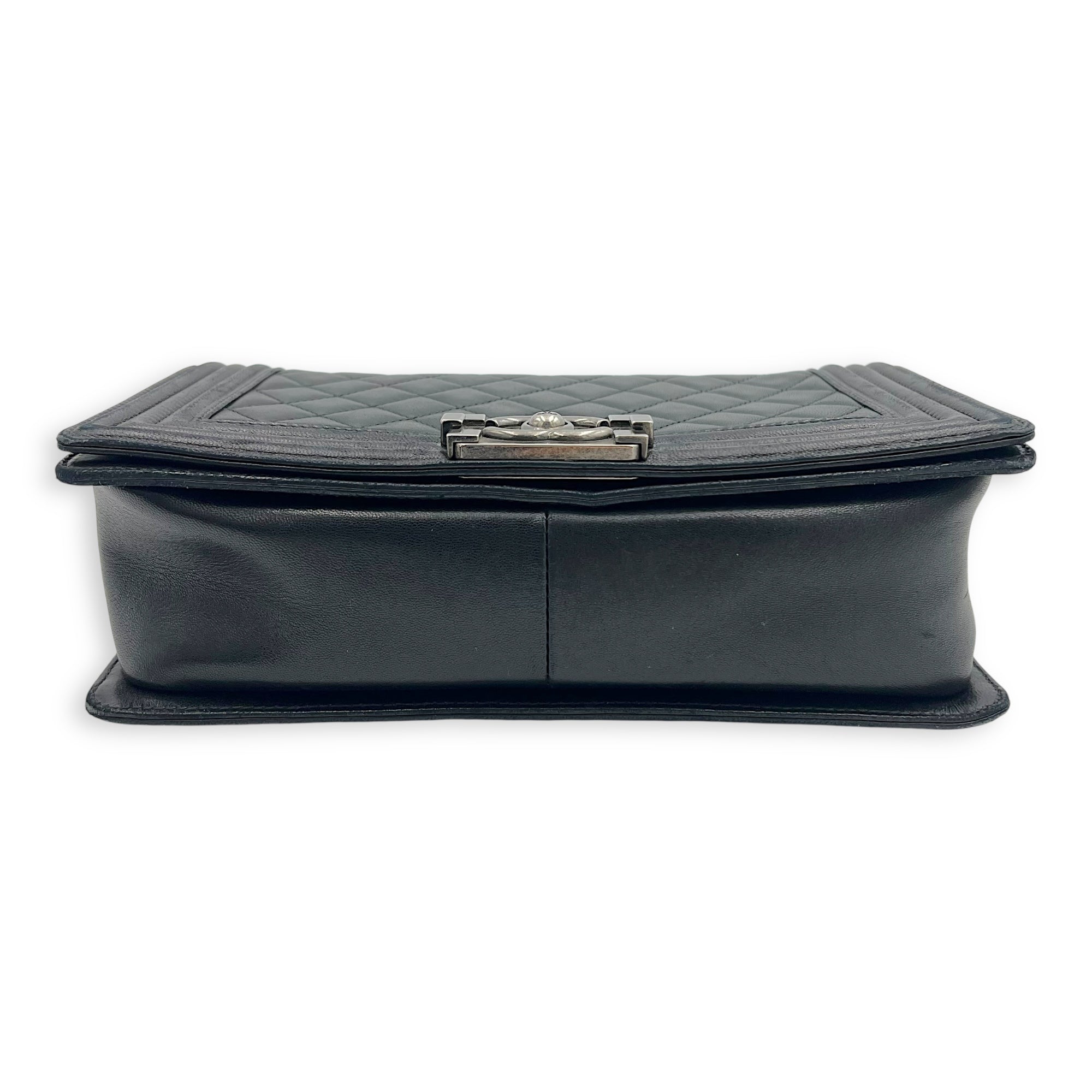 Chanel Boy Medium Black Shoulder Bag in Lambskin, Ruthenium hardware_4