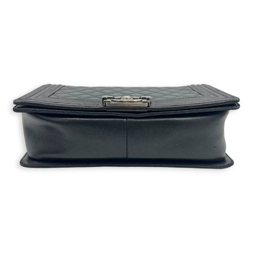 Chanel Boy Medium Black Shoulder Bag in Lambskin, Ruthenium hardware_4