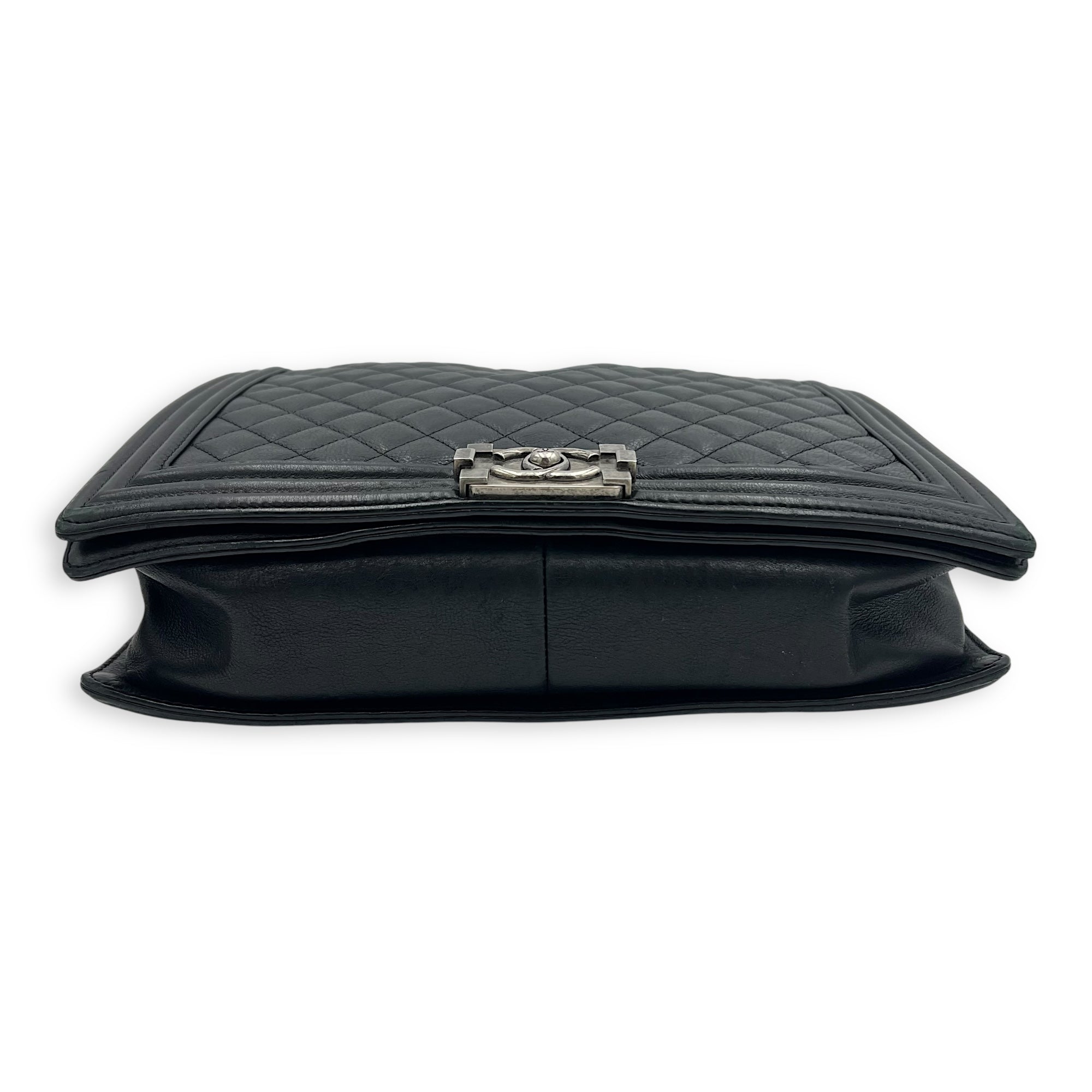 Chanel Boy Shoulder Bag Large Black in Calfskin, Ruthenium hardware_3