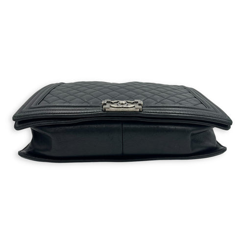 Chanel Boy Shoulder Bag Large Black in Calfskin, Ruthenium hardware_3