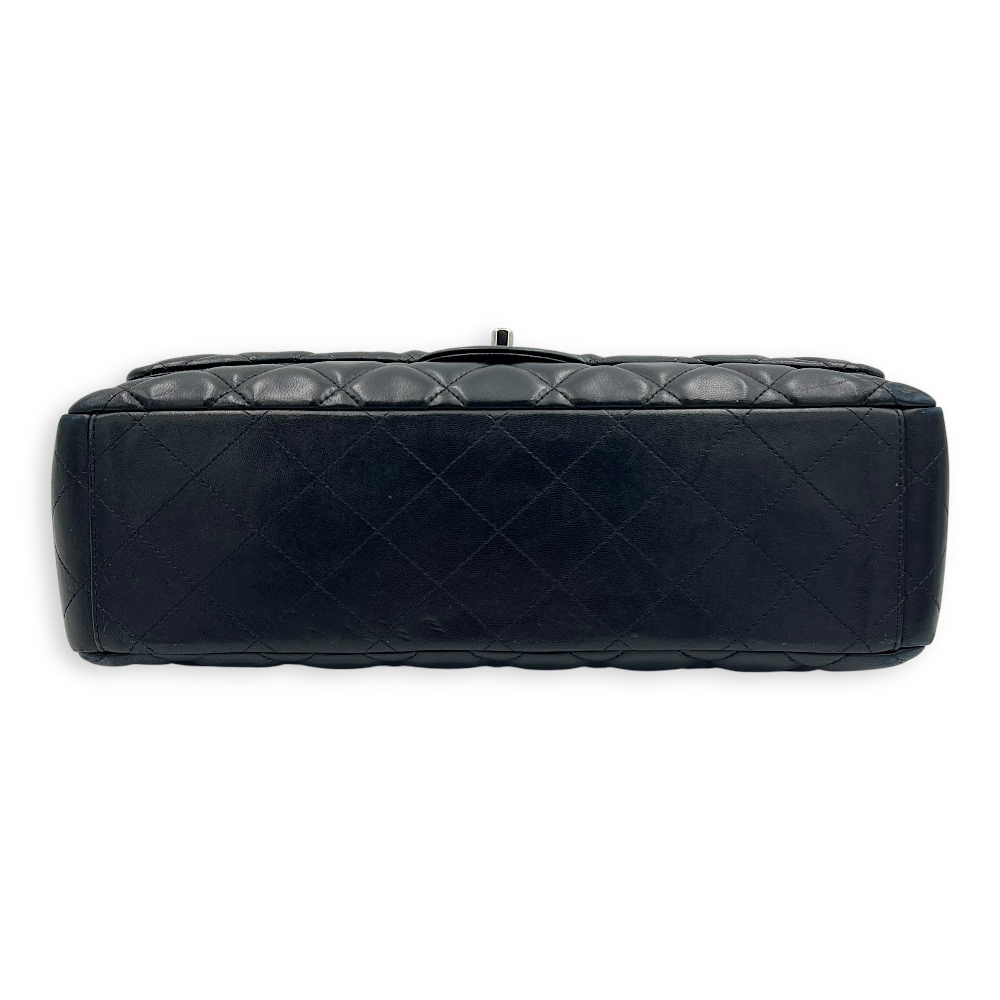 Chanel Classic Maxi Black Shoulder Bag in Lambskin, Silver hardware_17