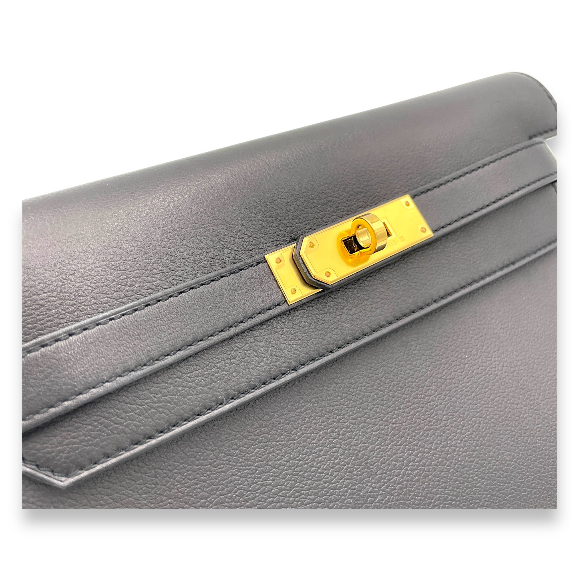 Kelly Depeches Black in Calfskin, Gold hardware