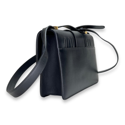 30 Montaigne Medium Shoulder bag in Calfskin, Gold Hardware