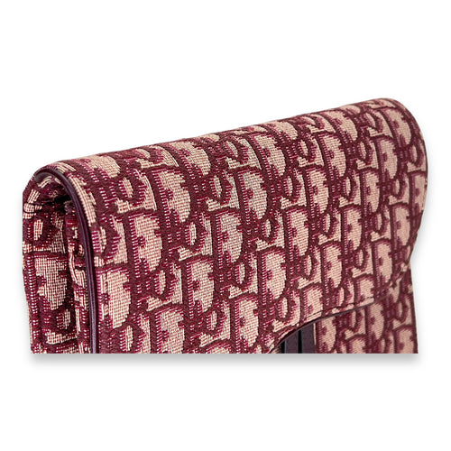 OBLIQUE SADDLE Red Wallet On Chain in Jacquard, Gold hardware