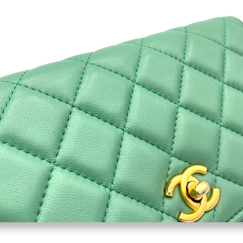 Pearl Crush Crossbody Bag Green in Lambskin, Gold hardware