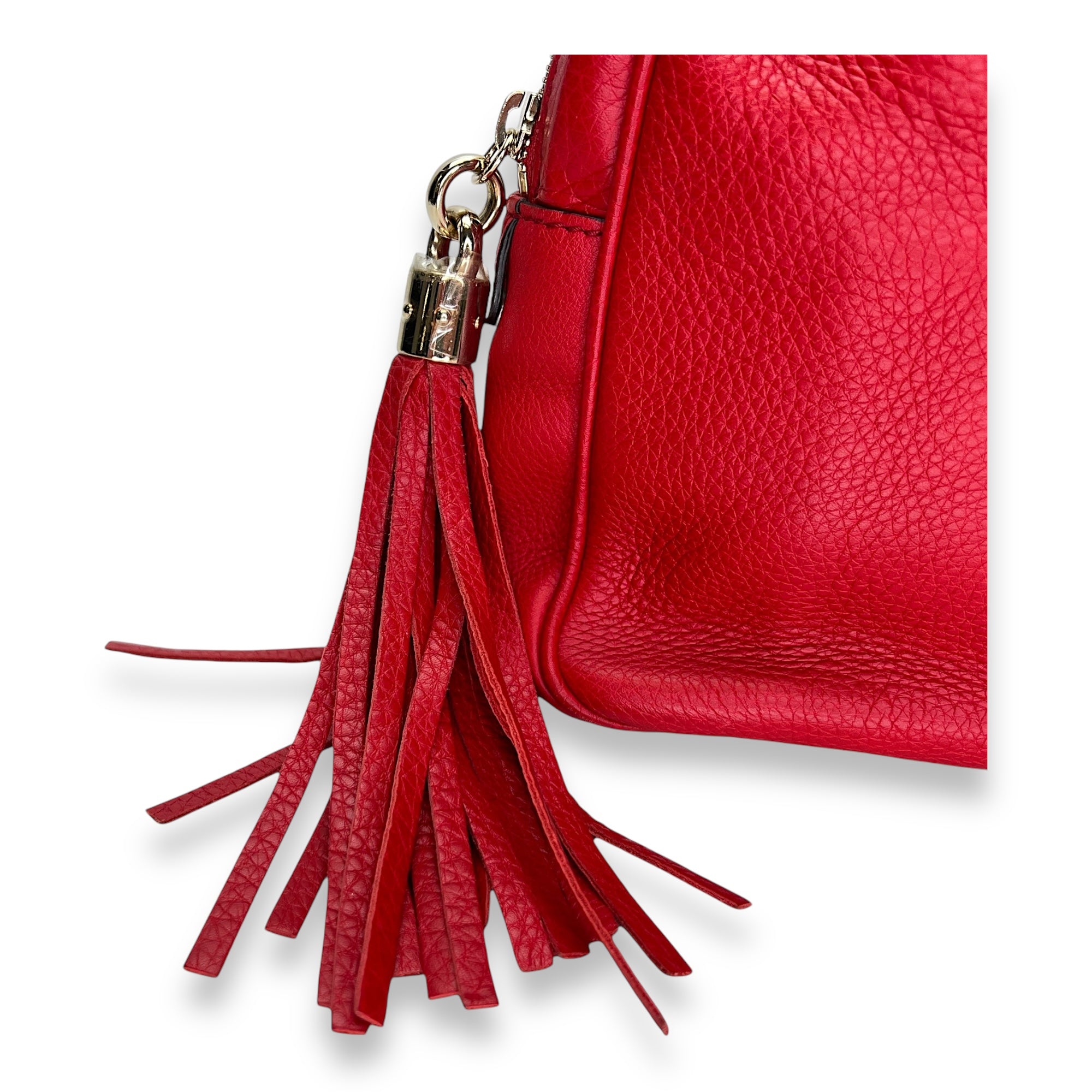 Soho Chain  Shoulder Bag Red in Calfskin, Light Gold