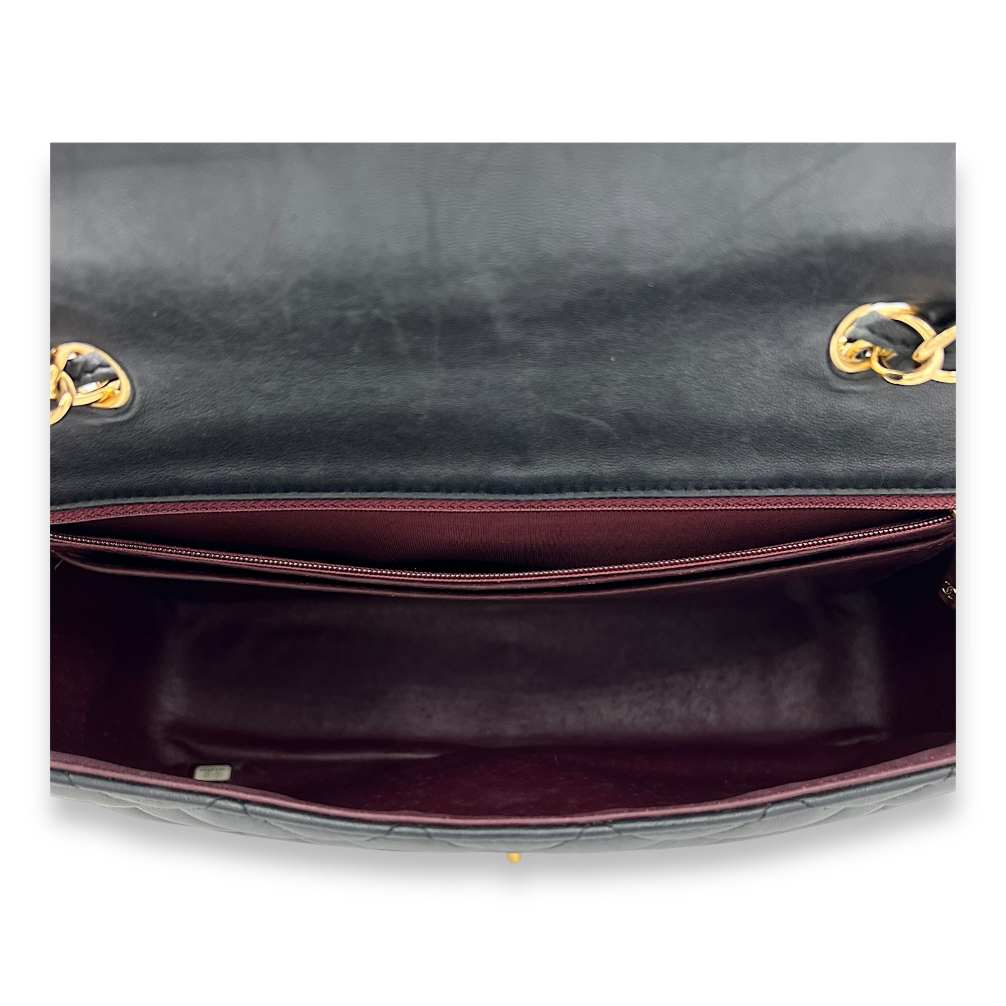 Classic Single Flap Jumbo Black Shoulder Bag in Lambskin, Gold hardware