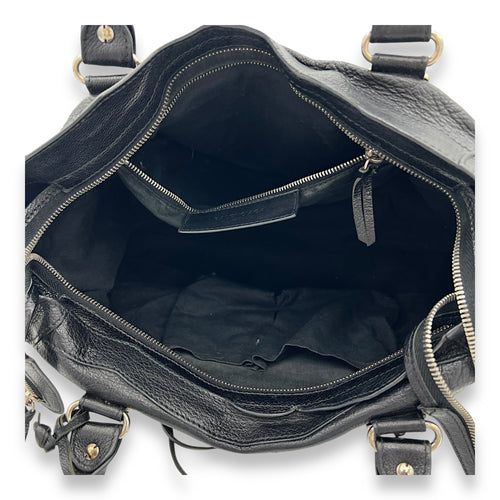 Metallic Edge Medium Black Top Handle Bag in Goat Leather, Silver hardware