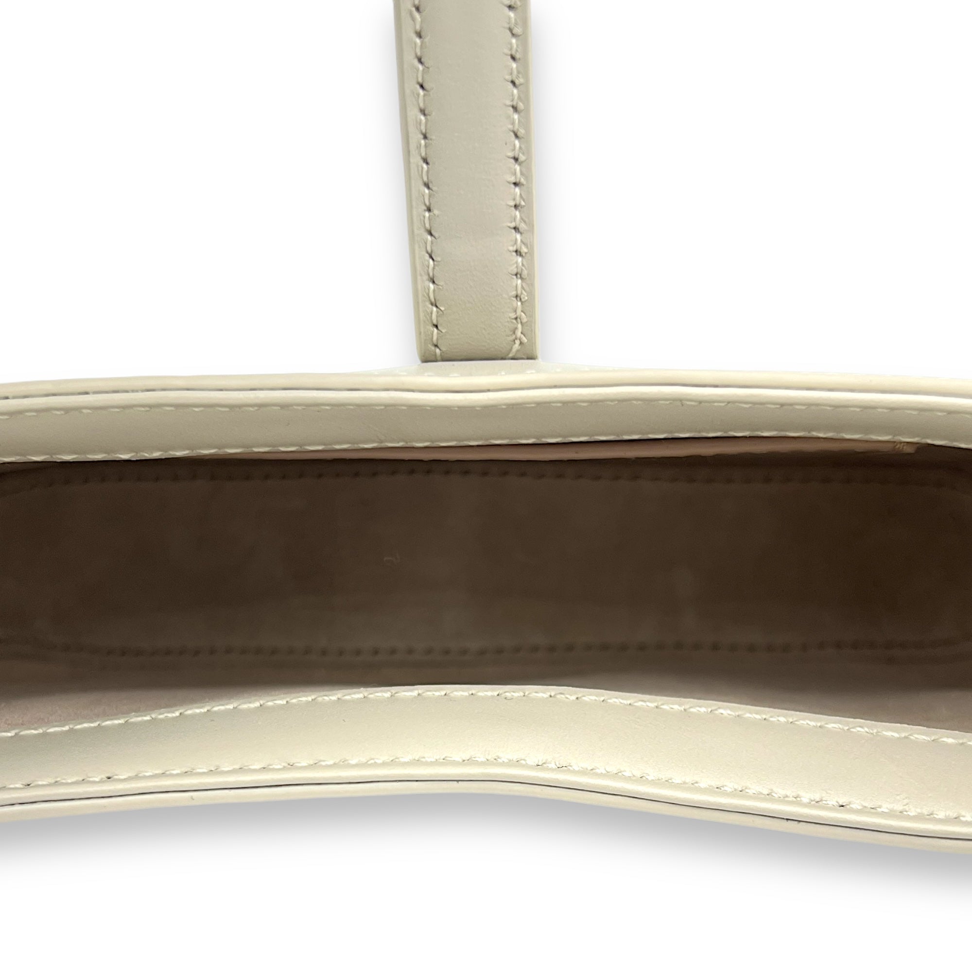 Le 5 A 7 Mini White Shoulder Bag in Calfskin, Gold hardware