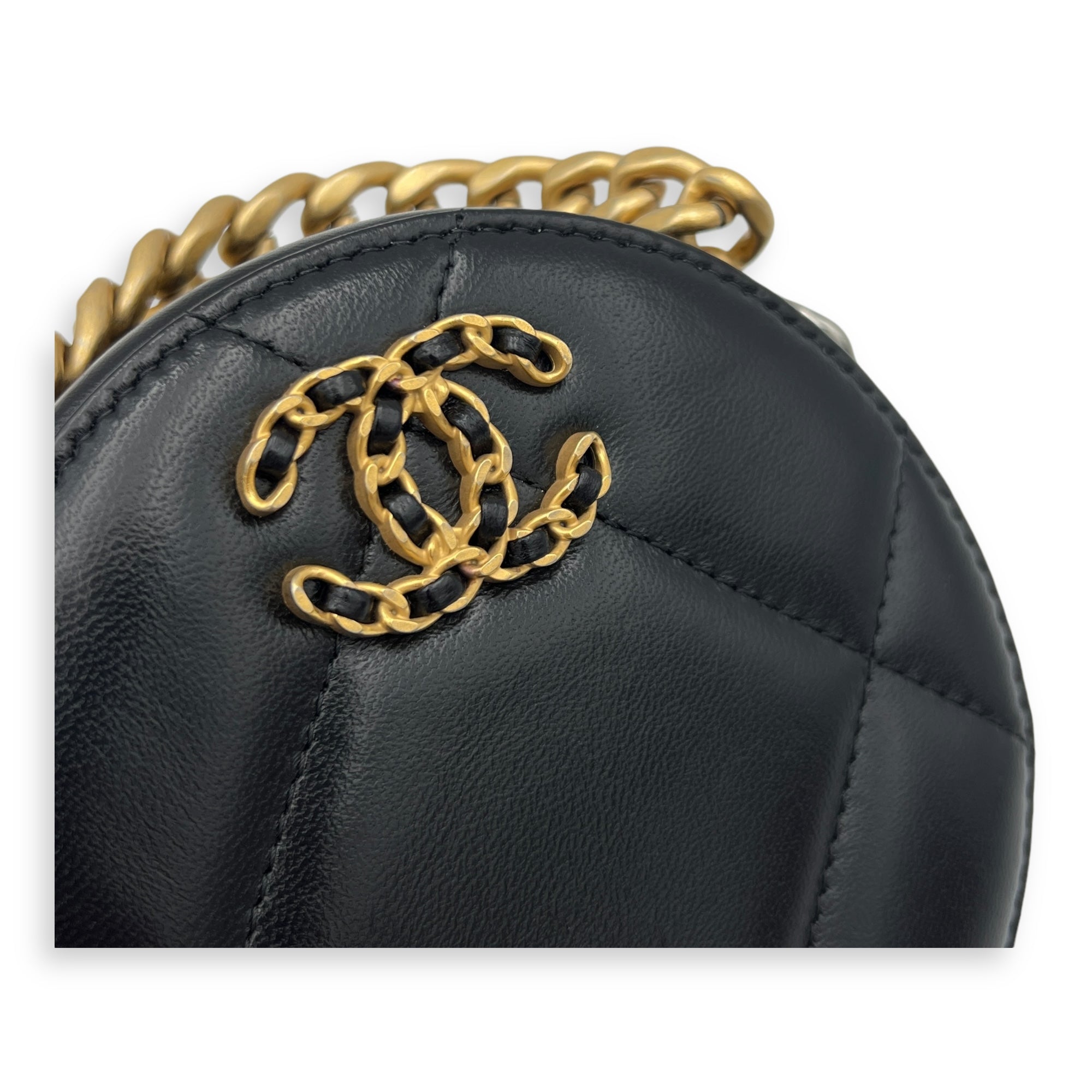 Quilted C19 Round Crossbody Bag Black in Calfskin, Mixed hardware