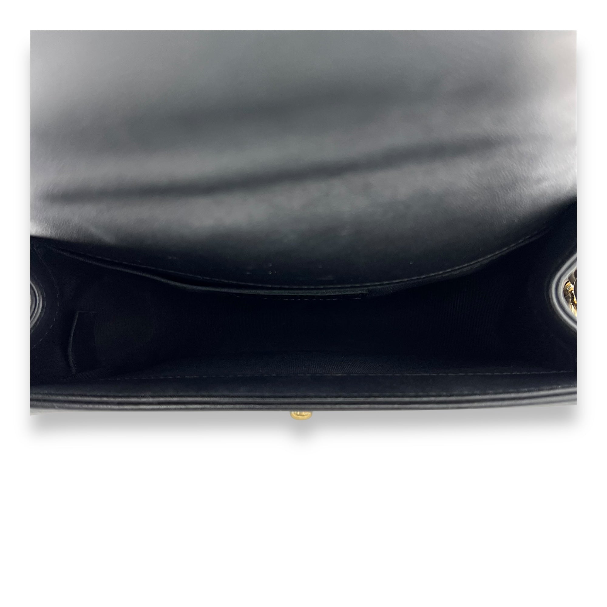 Chanel Boy Shoulder Bag Black in Calfskin, Gold hardware_6