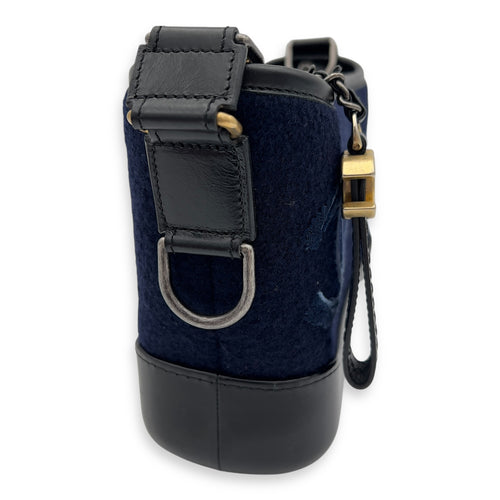 Chanel Gabrielle Small Blue Crossbody Bag in Felt Fabric, Mixed hardware_10