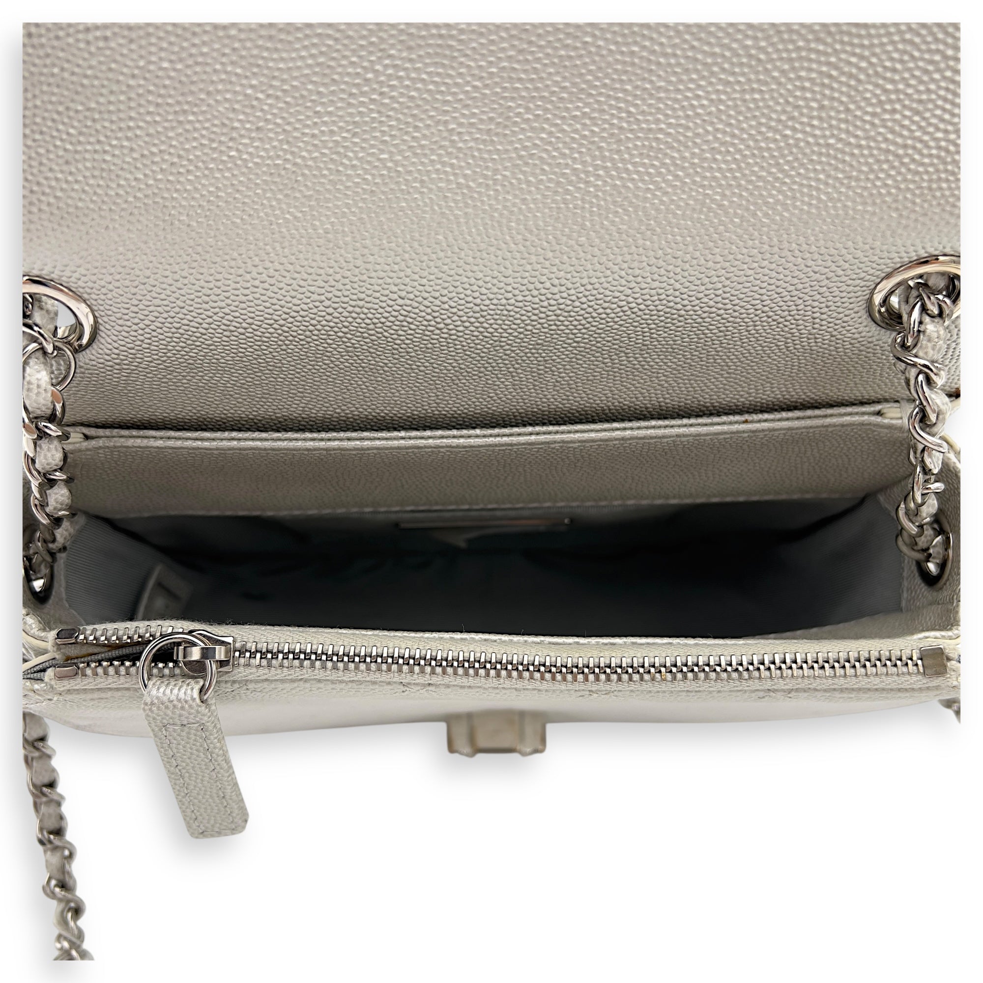 Chanel Coco Curve Top Handle Bag White in Caviar Leather, Silver hardware_6