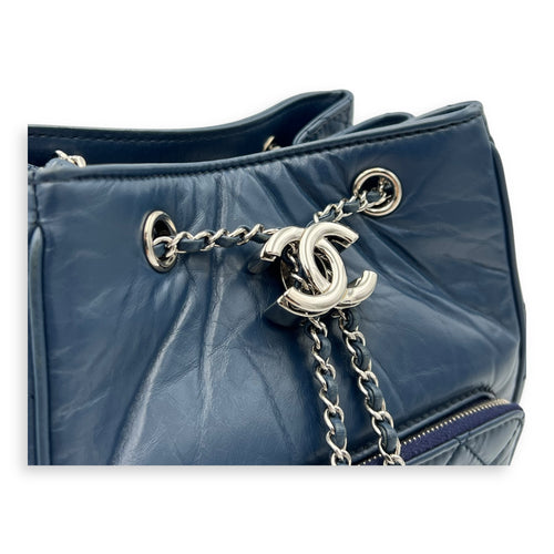 Chanel Quilted Seasonal Bucket Bag Blue in Calfskin, Gold hardware_6