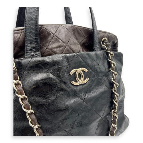 Chanel 2 way bag Top Handle Bag Black in Calfskin, Gold hardware_6