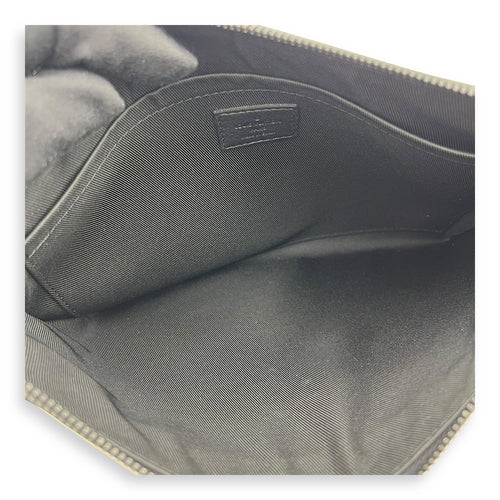 Louis Vuitton Logo Pouch Black in Calfskin, Lacquered Metal hardware_6