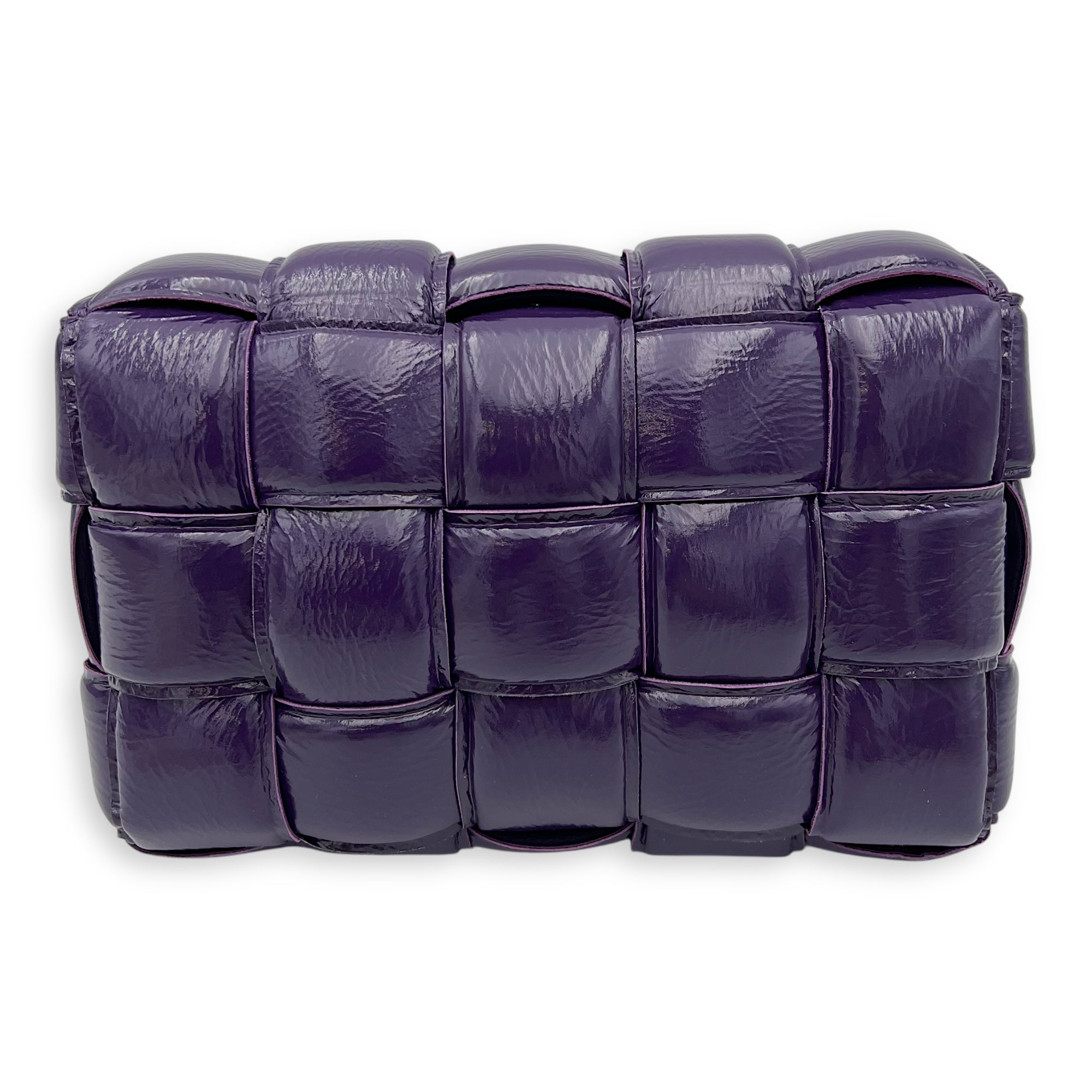 Bottega Veneta Cassette Shoulder Bag Purple in Patent Leather, Gold hardware_2