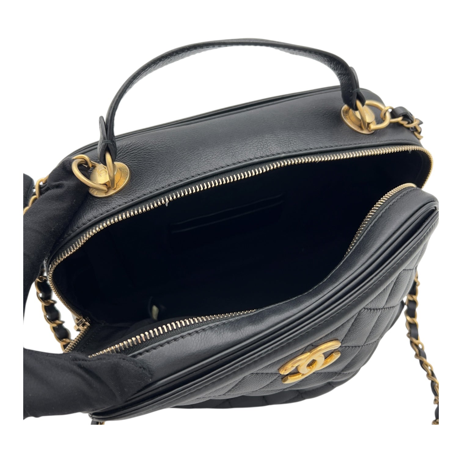 Chanel Vanity Top Handle Bag Black in Caviar Leather, Gold hardware_4