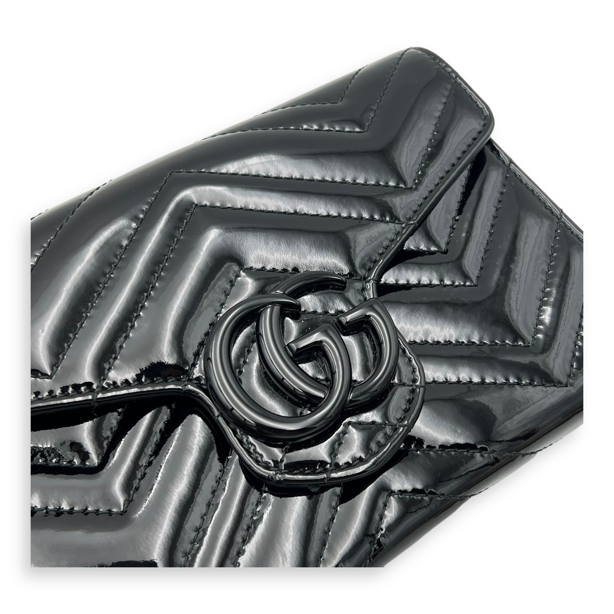 Gucci GG Marmont Wallet On Chain Black in Patent Leather, Lacquered Metal hardware_6