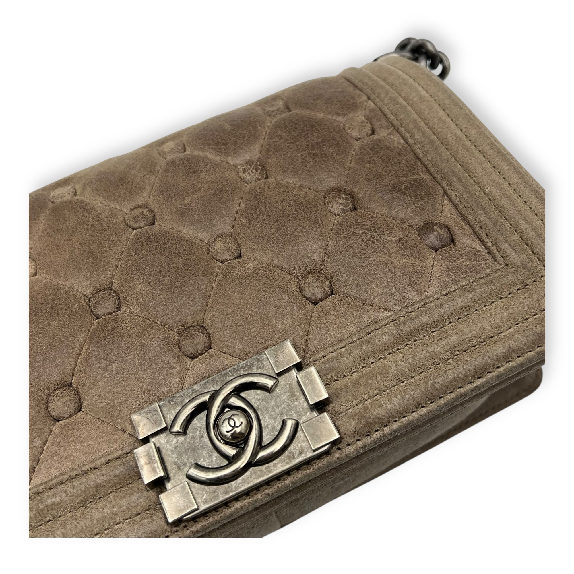 Chanel Boy Shoulder Bag Brown in Suede Leather, Ruthenium hardware_6