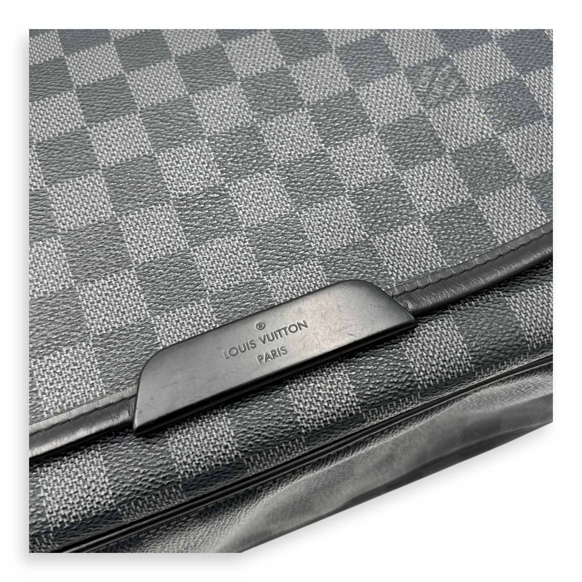 Louis Vuitton Daniel Messenger Graphite in Coated Canvas, Silver hardware_6