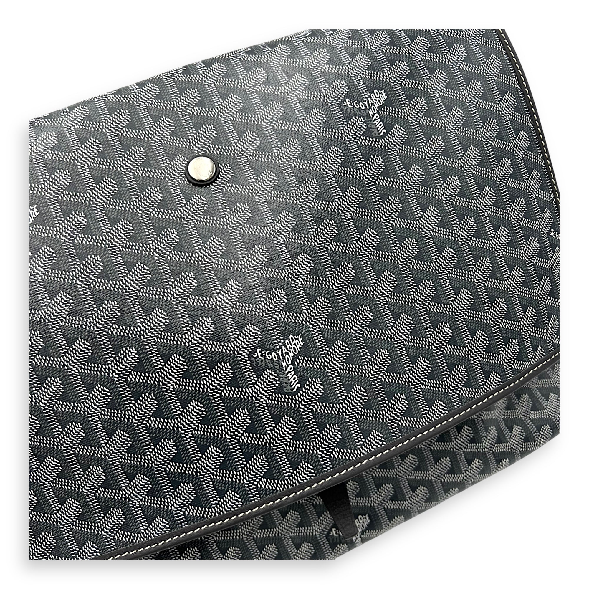 Goyard Capetien MM Grey Shoulder Bag in Coated Canvas, Silver hardware_6