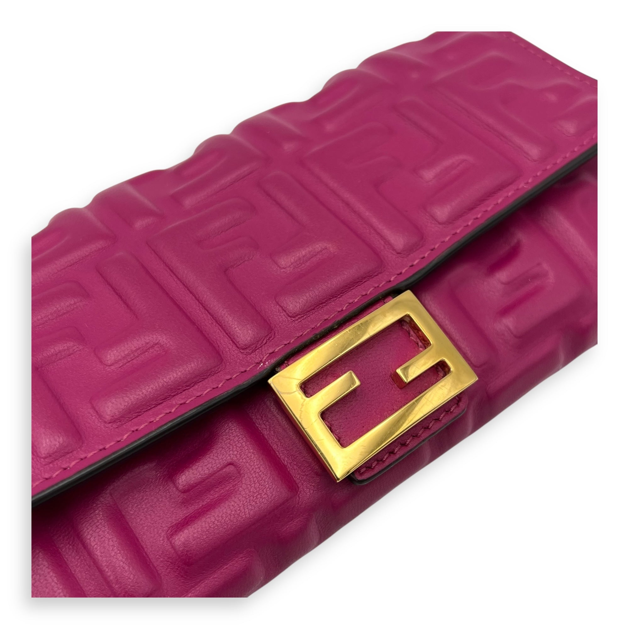 Fendi Baguette Wallet On Chain Pink in Calfskin, Gold hardware_6