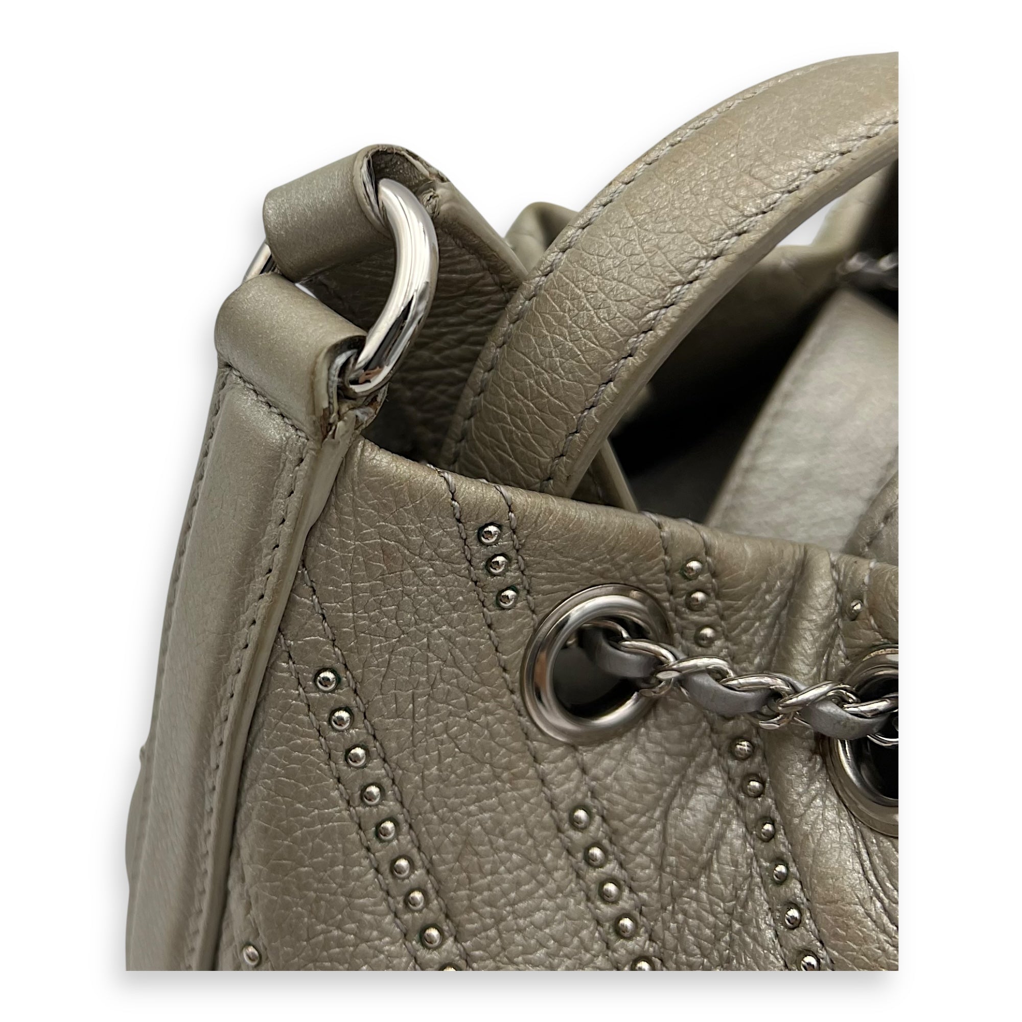 Chanel CC Chevron Bucket Bag Silver in Calfskin, Silver hardware_10