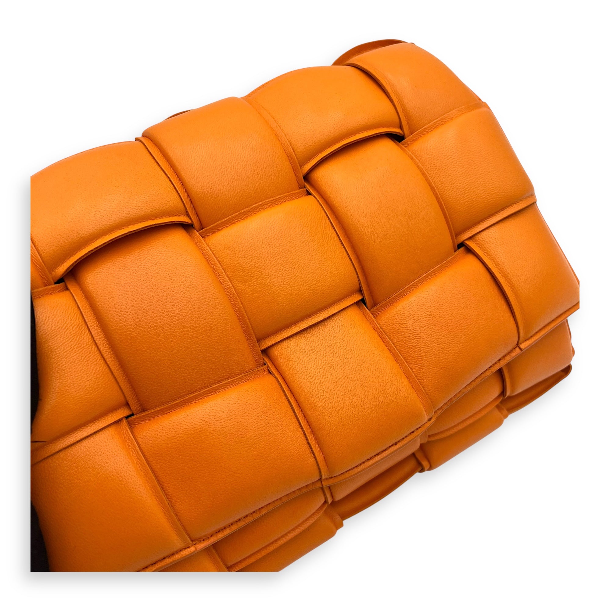 Bottega Veneta Cassette Shoulder Bag Orange in Lambskin, Gold hardware_6
