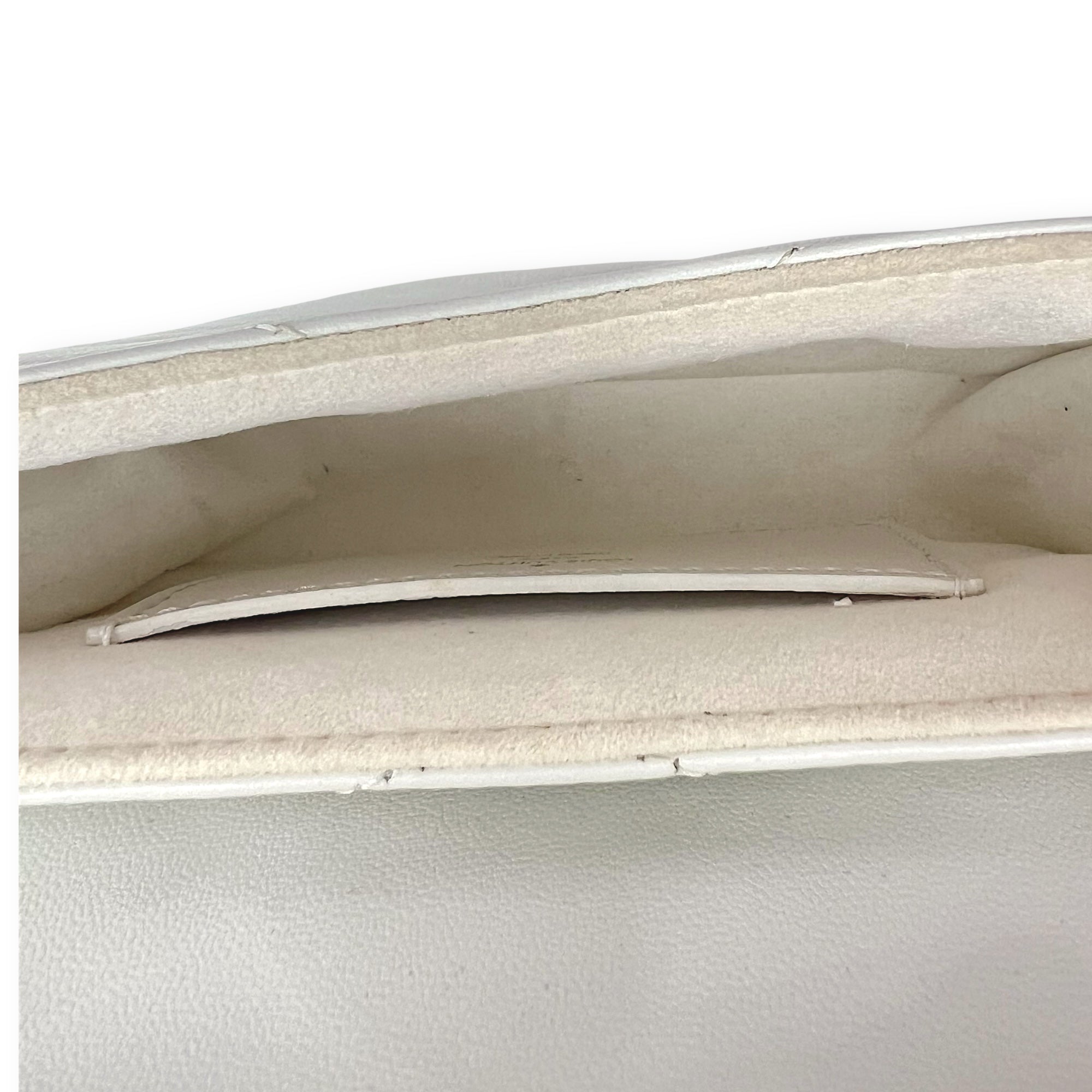 Louis Vuitton New Wave Crossbody Bag White in Calfskin, Gold hardware_6