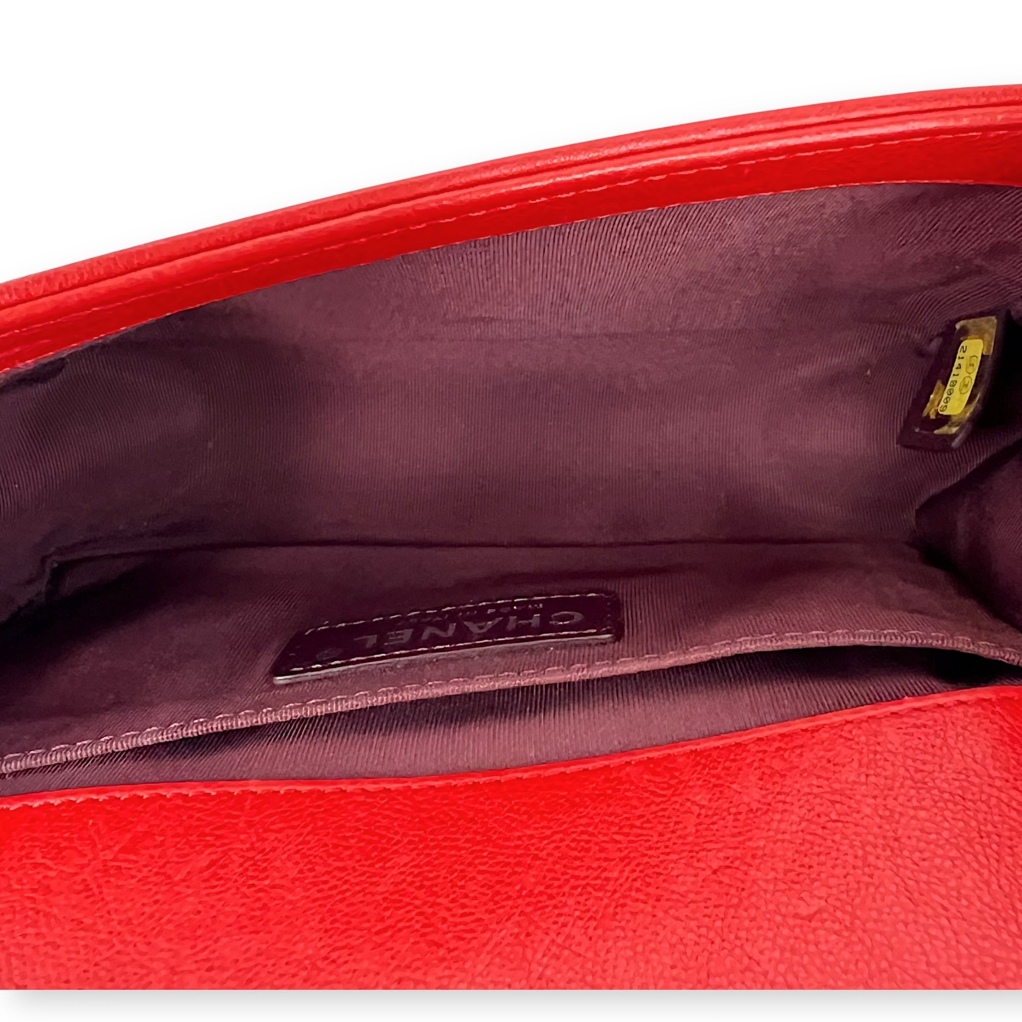 Chanel Boy Shoulder Bag Red in Calfskin, Ruthenium hardware_6