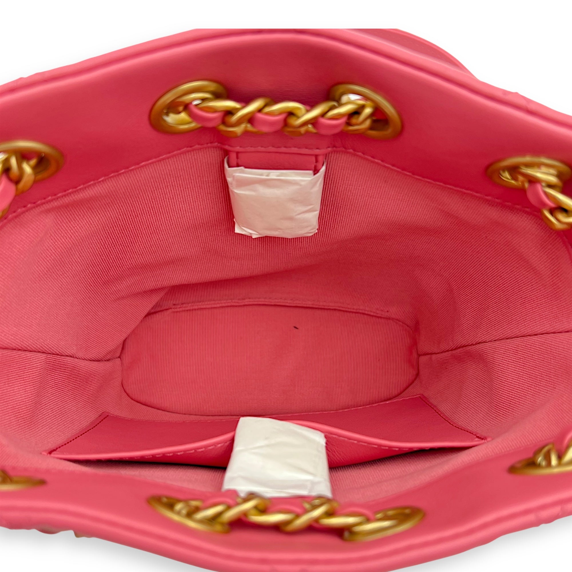 Chanel Quilted Seasonal Bucket Bag Pink in Calfskin, Gold hardware_6