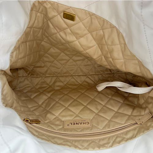 Chanel 22 Tote White Tote Bag in Calfskin, Mixed hardware_6